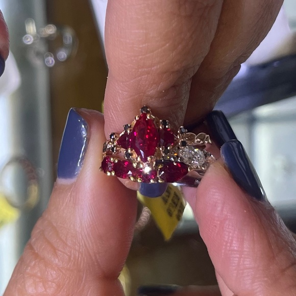 Ruby Engagement ring - Picture 4 of 5